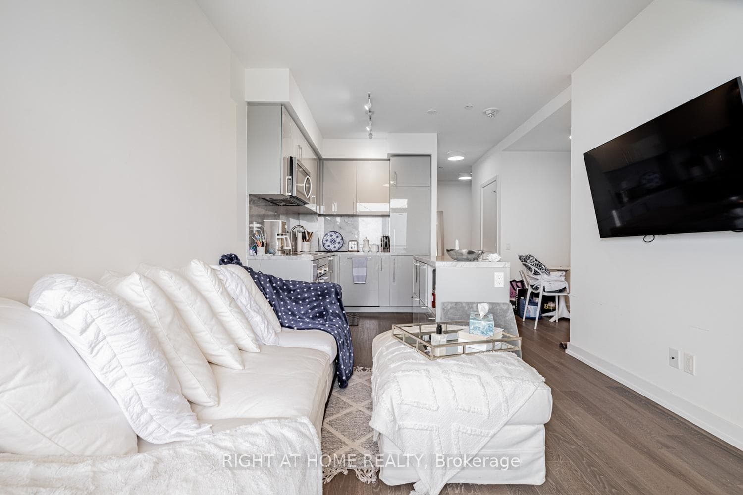 1 Grandview Avenue Unit 1207 photo 8