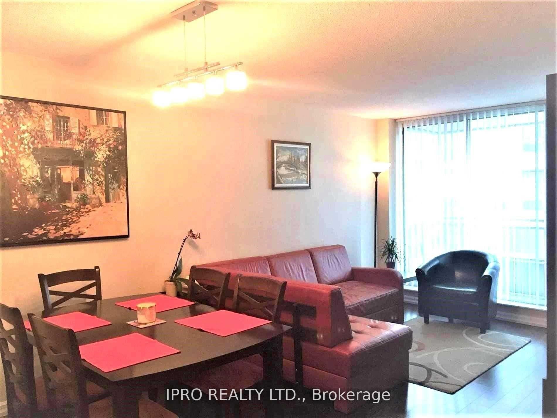 29 Pemberton Avenue Unit 702 photo 12