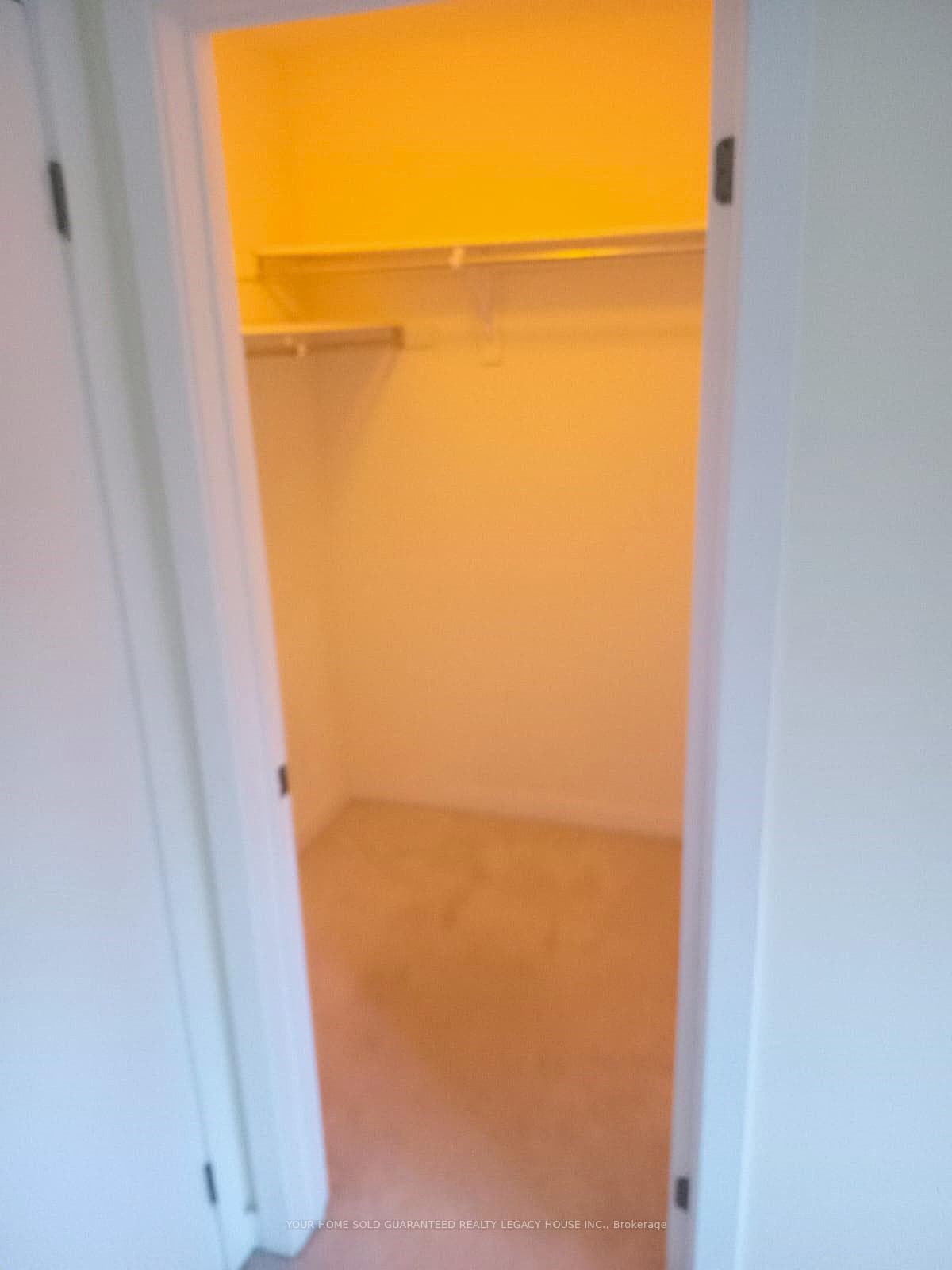 60 Crafter Crescent photo 8