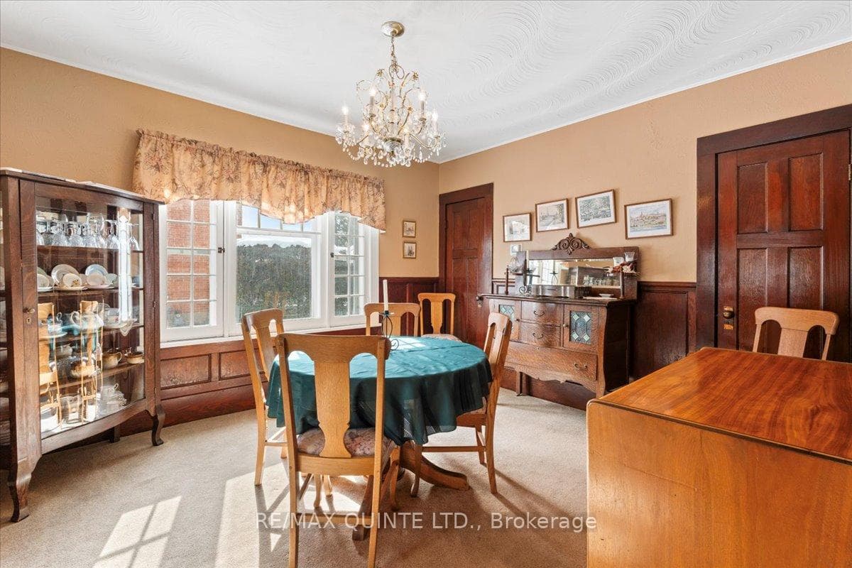 216 Foster Avenue photo 15
