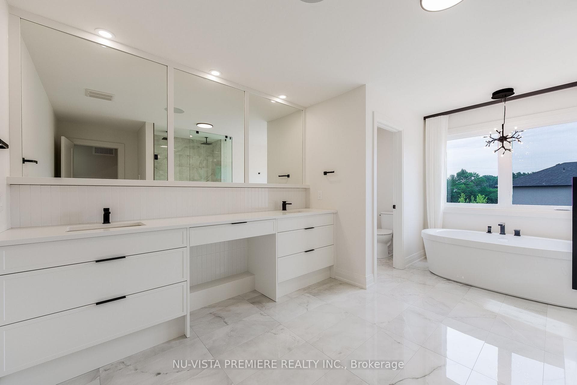 Master Ensuite