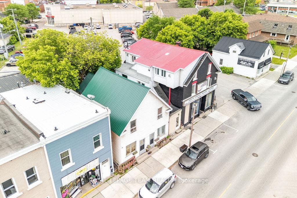 56 Madawaska Street photo 14