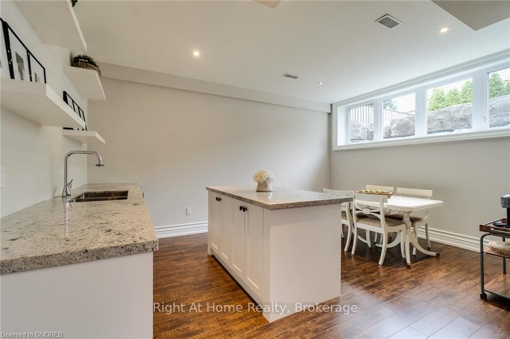 298 FELAN Avenue photo 43