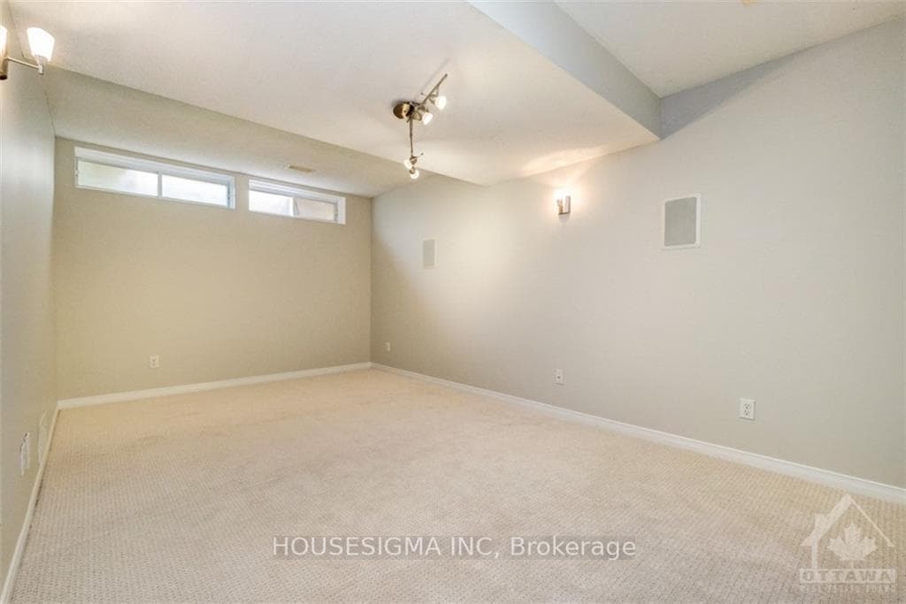 63 KINCARDINE Drive photo 22