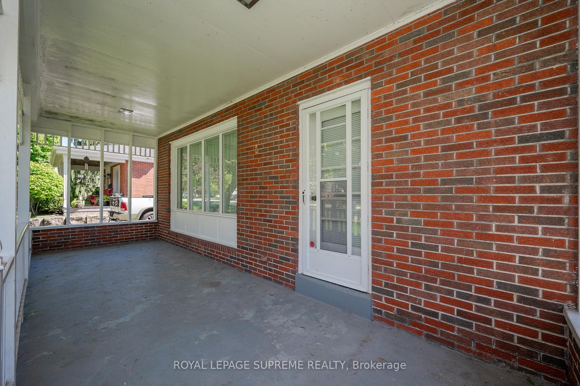 405 Stratheden Drive photo 5