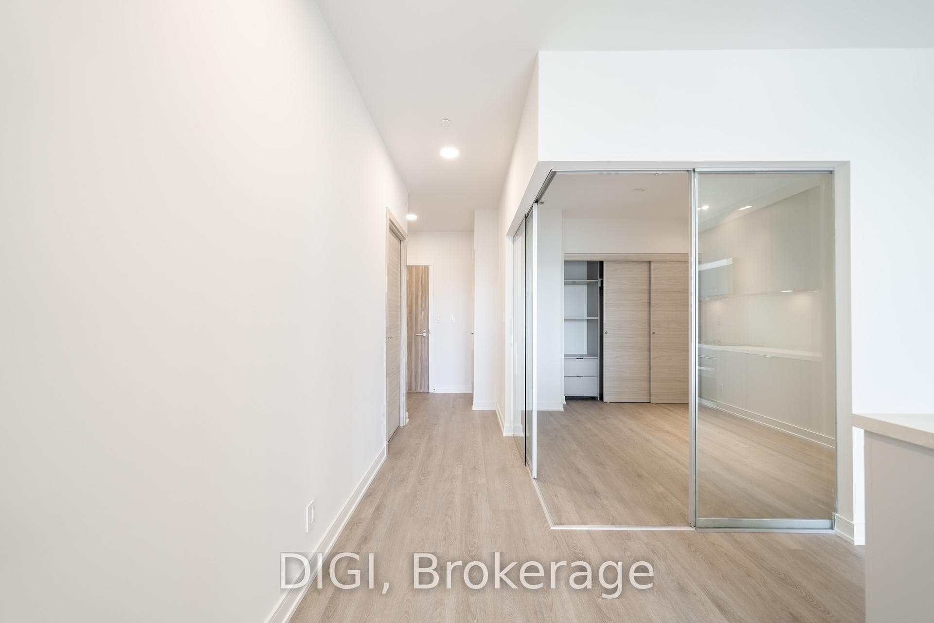 485 Perth Avenue Unit W322 photo 9