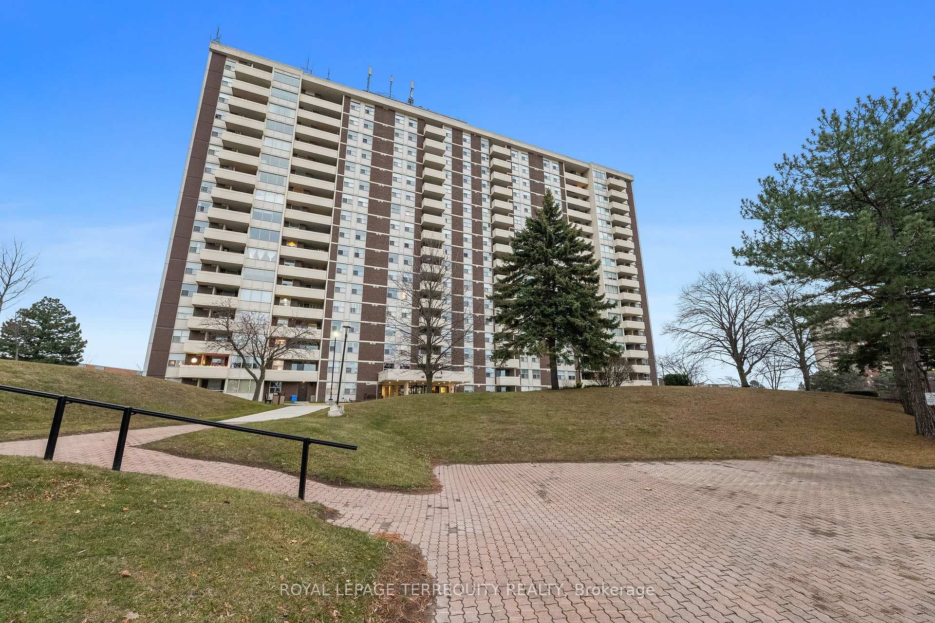 66 Falby Court Unit 304 photo 2