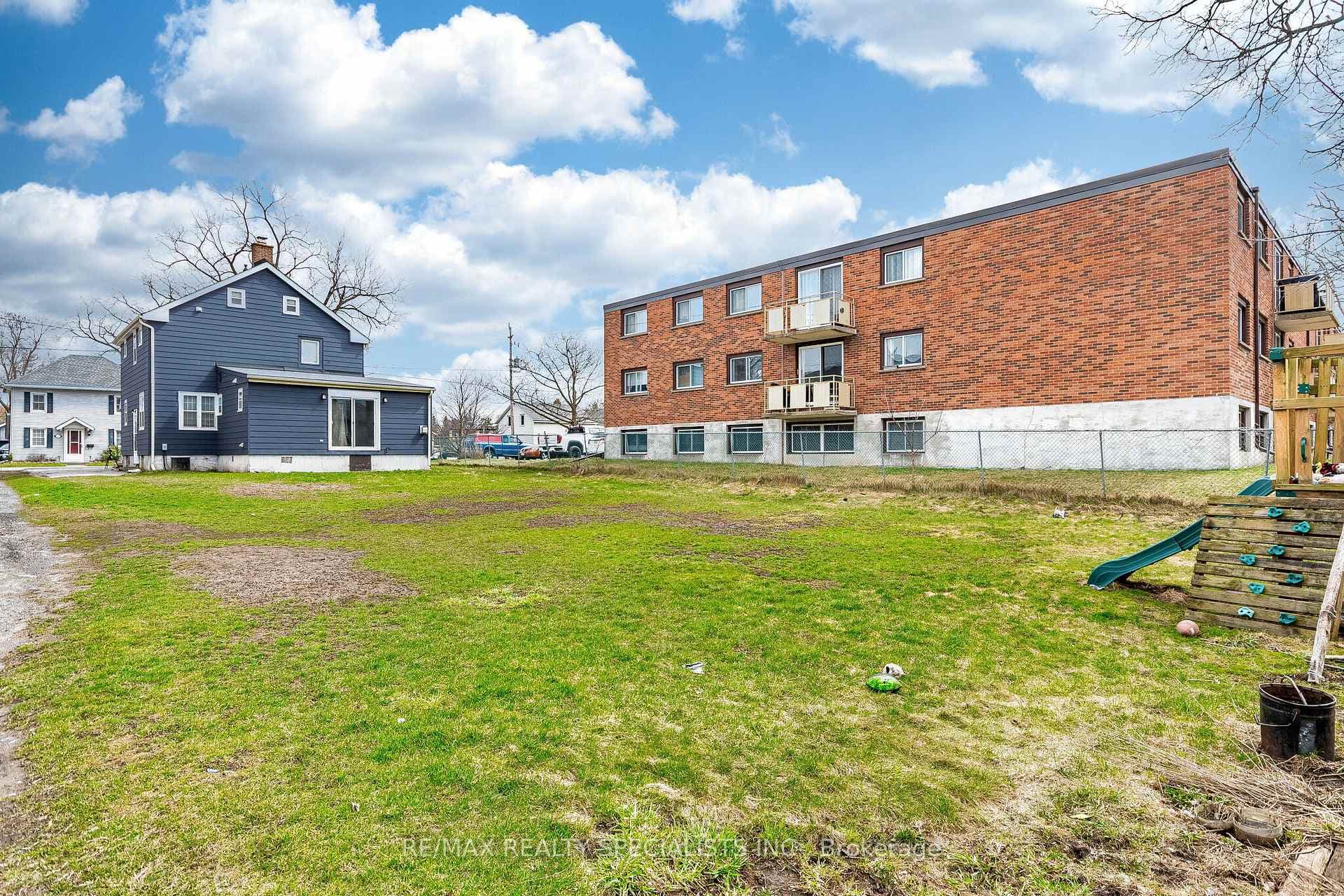 1230 Duke Street photo 47