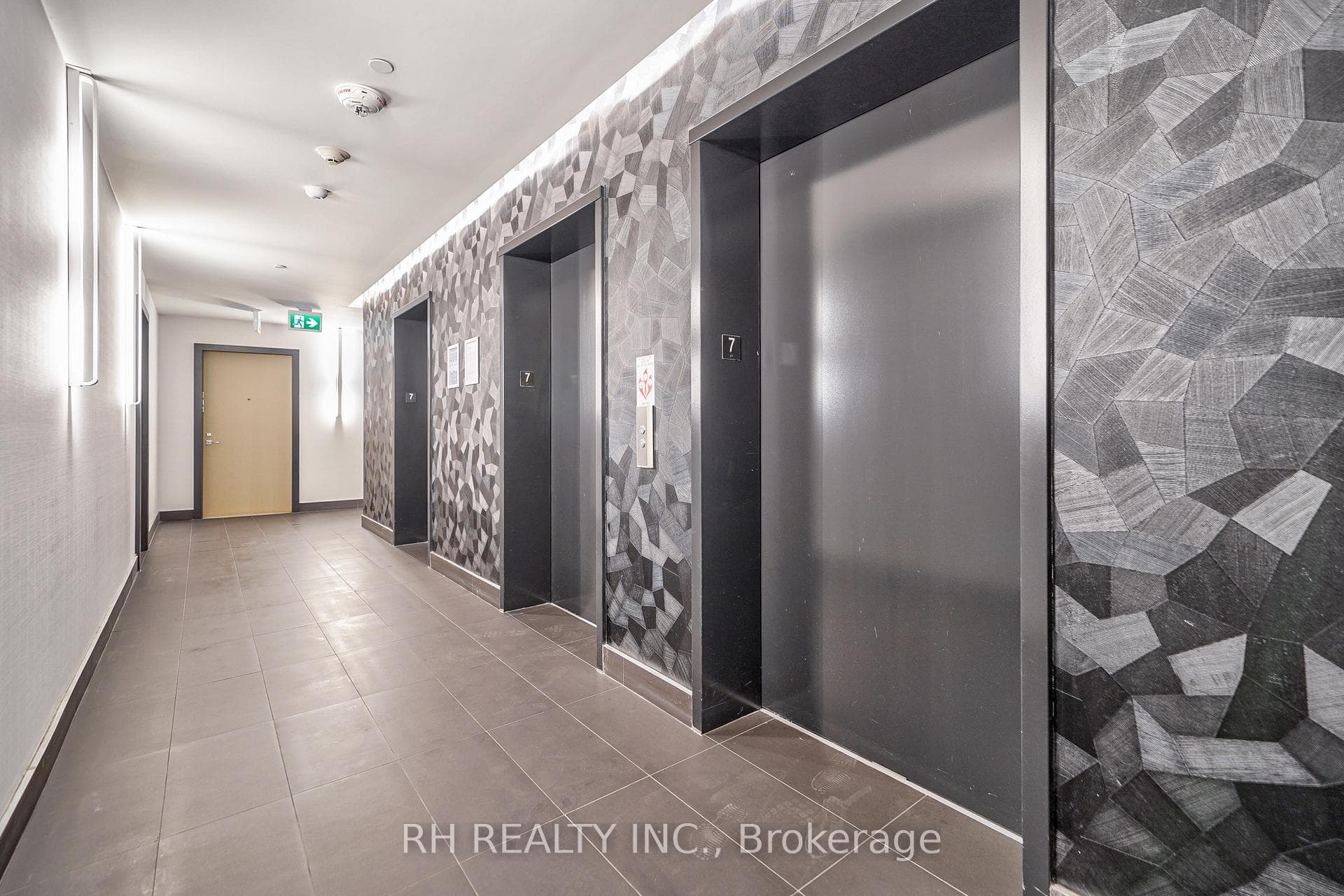 10 Rouge Valley Drive Unit 710A photo 7