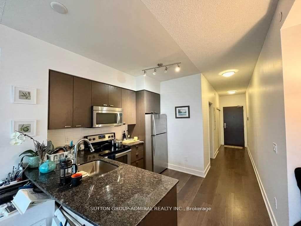 88 Sheppard Avenue Unit 403 photo 2