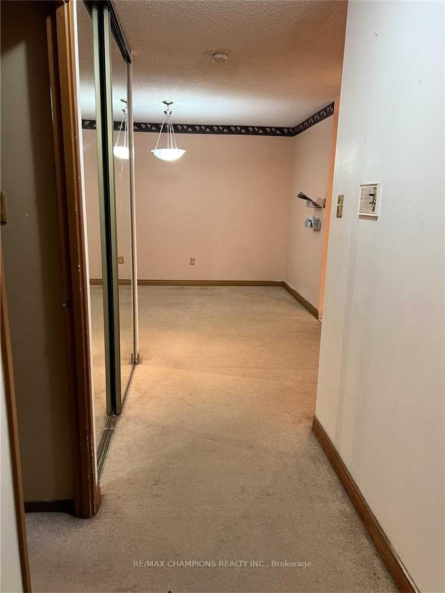 1275 Markham Road Unit 603 photo 20
