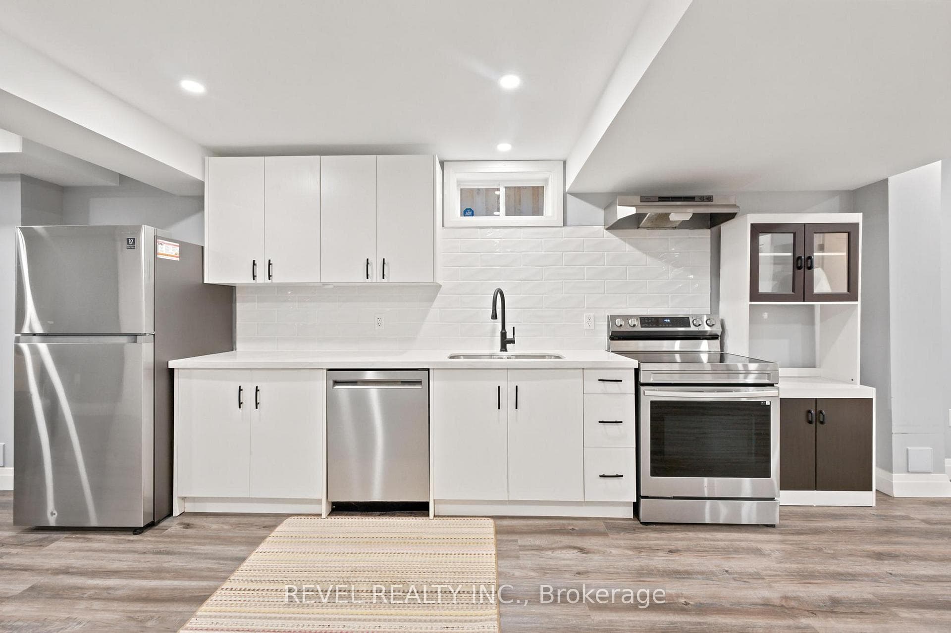 207 Valridge Drive photo 32