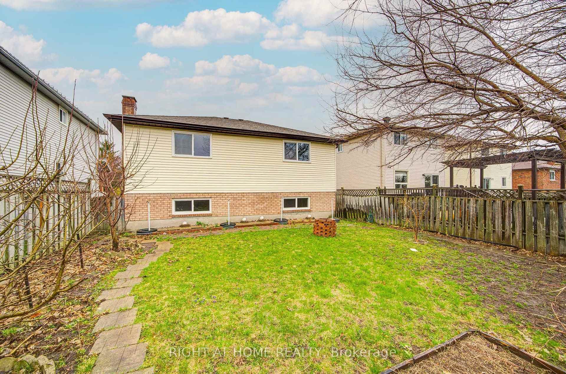 52 Rosenfeld Drive photo 34