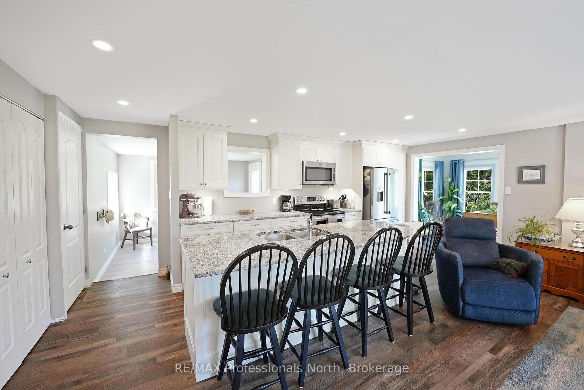 3389 Gelert Road photo 12