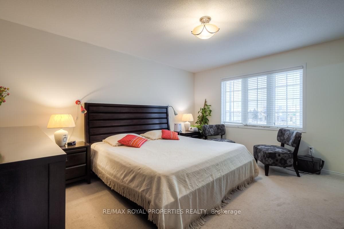 27 Summerside Avenue photo 15