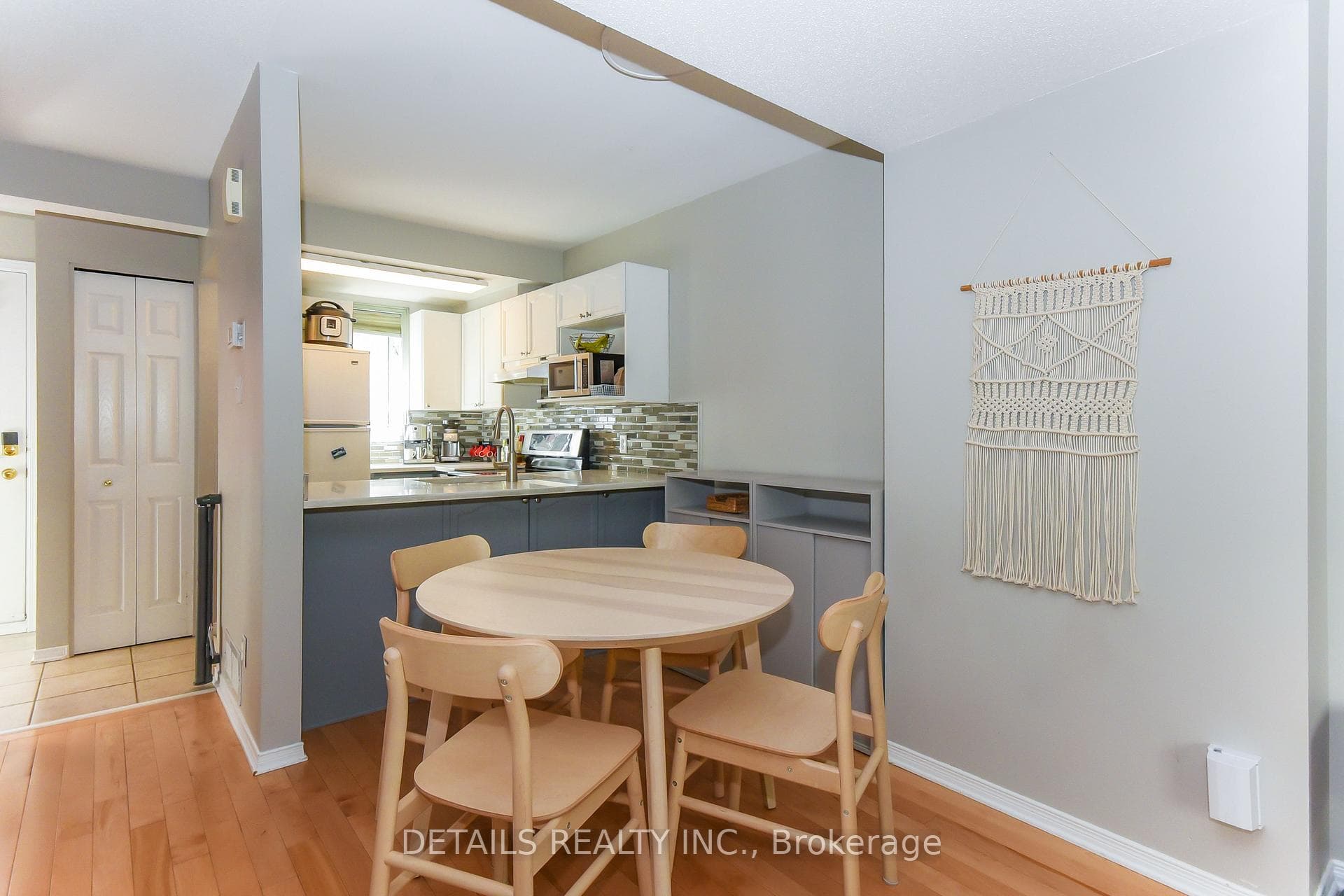 158 Forward Avenue photo 12