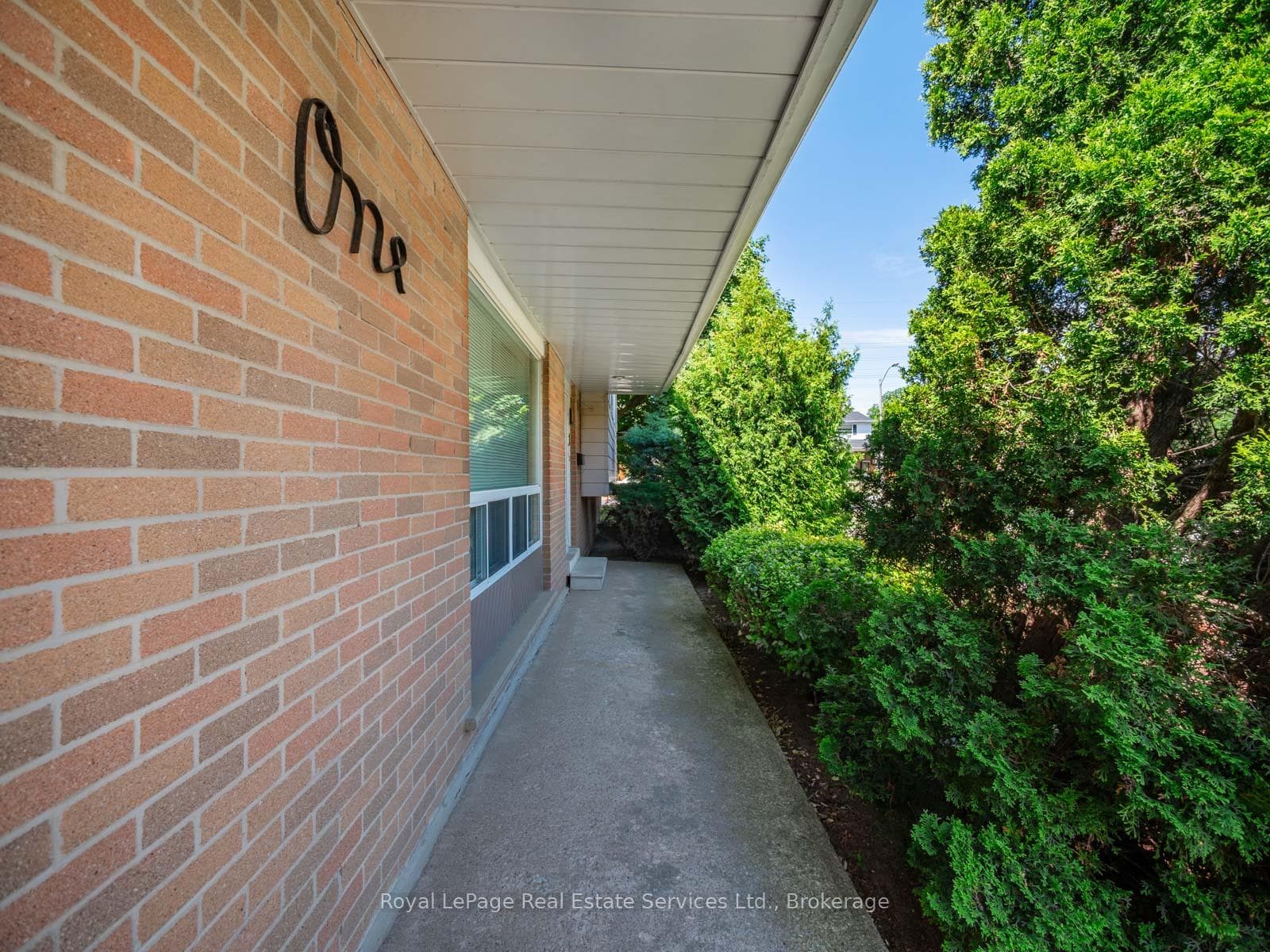 1 Mosswood Lane photo 5