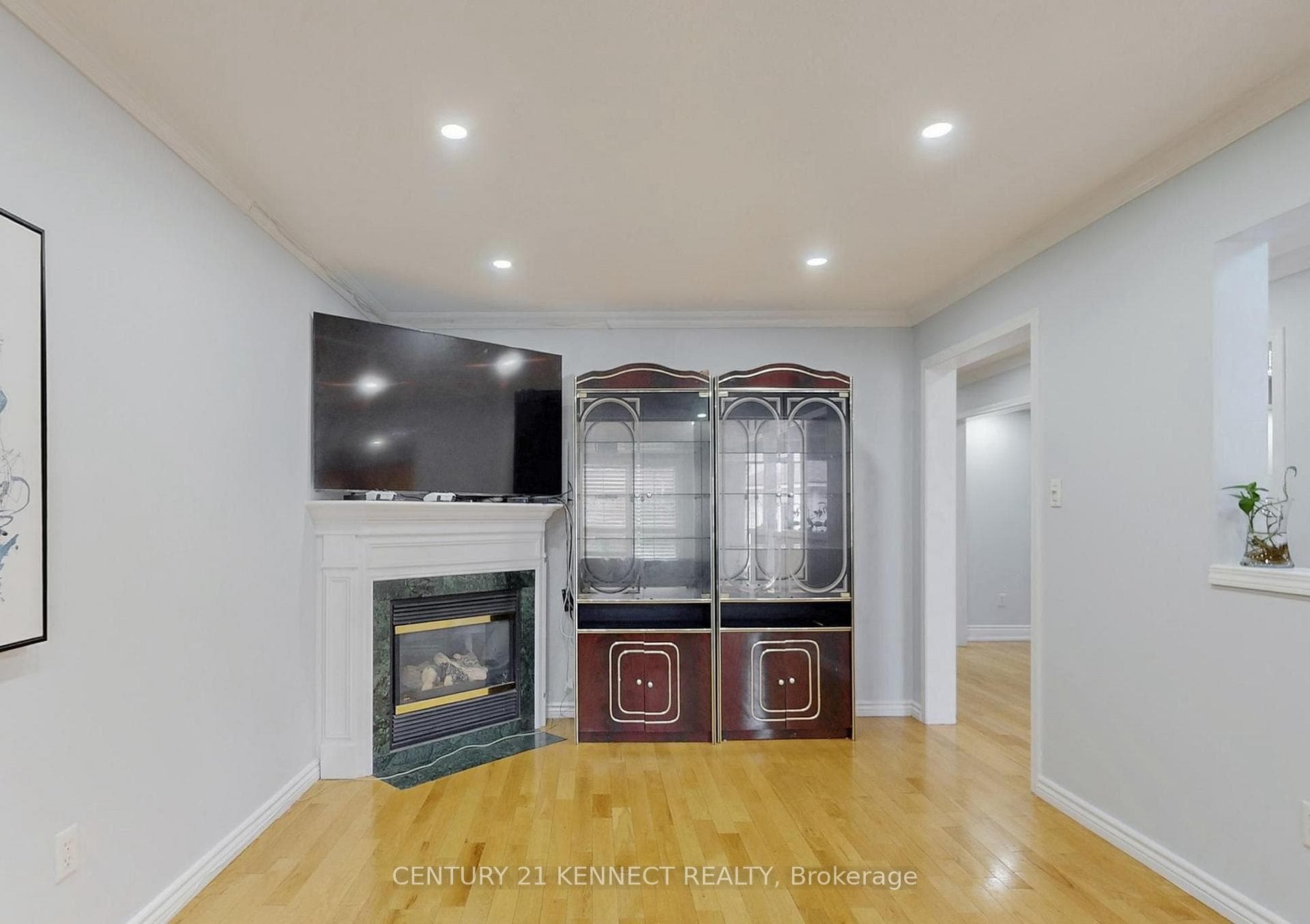 134 Medland Avenue photo 6