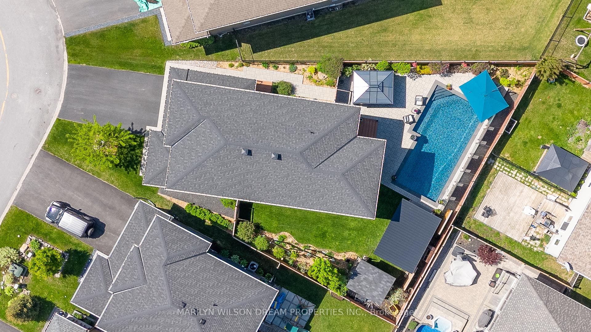 228 Onyx Crescent photo 8
