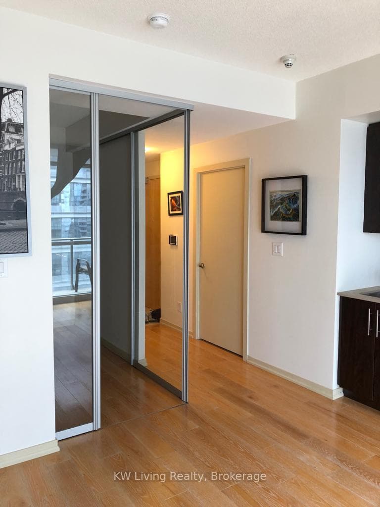 65 Bremner Boulevard Unit 3506 photo 5