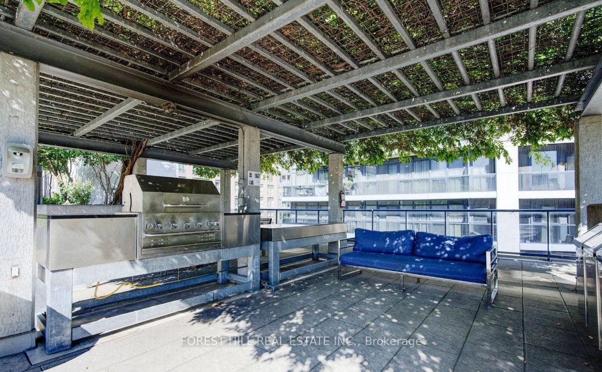 25 Carlton Street Unit 1607 photo 17