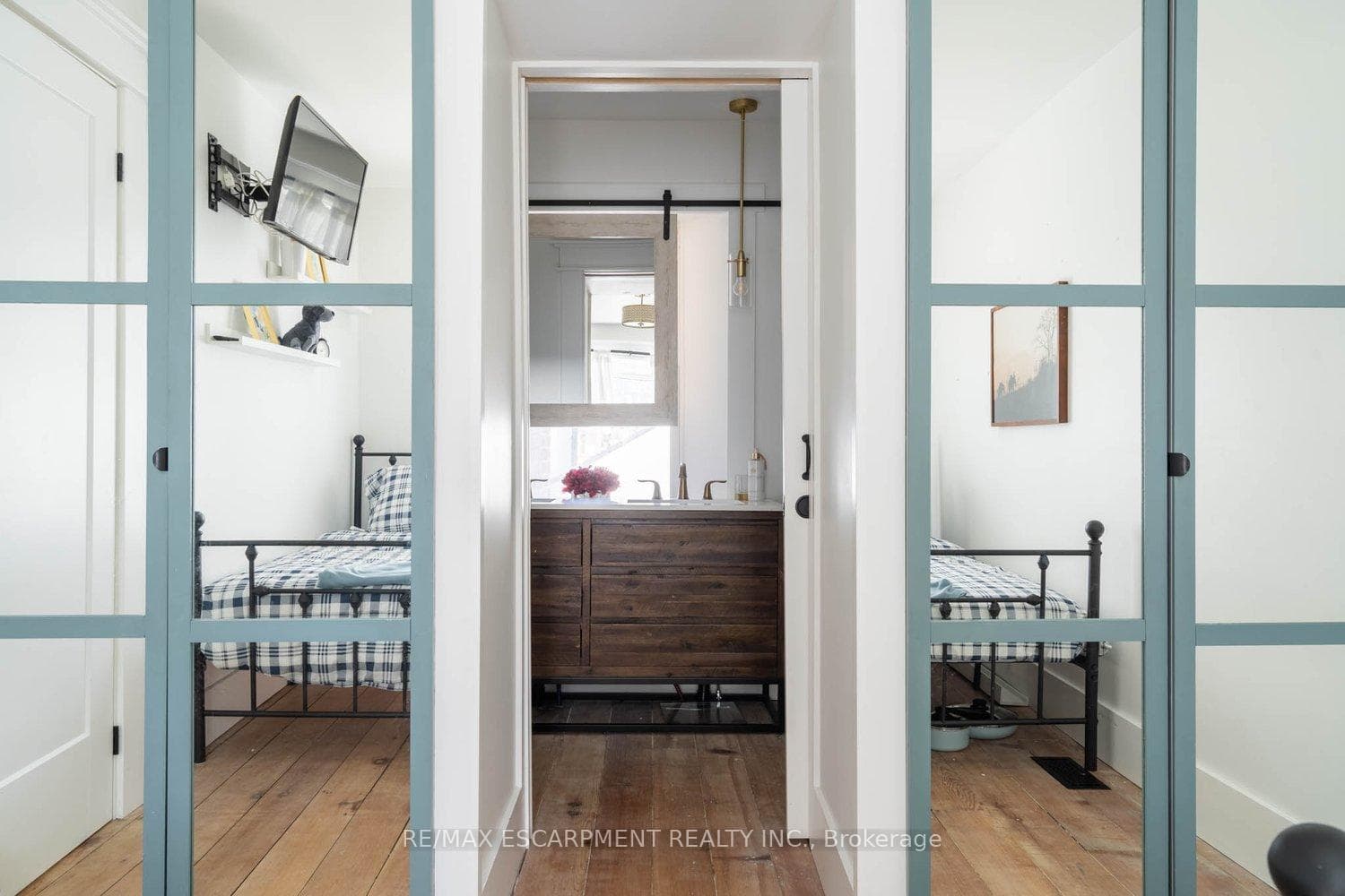 327 Park Street photo 8