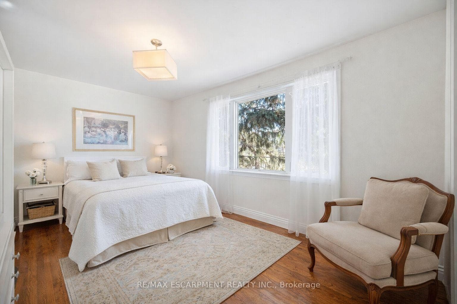 487 Wellington Crescent photo 14