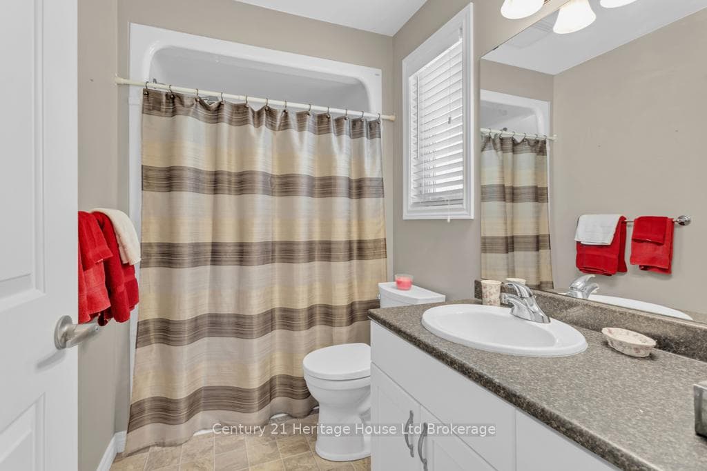 20 Hogarth Drive photo 17