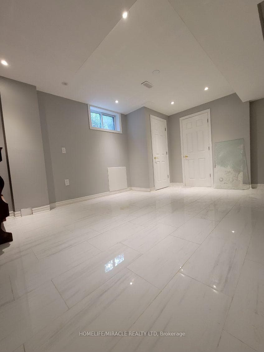 12 Highbury Drive Unit BSMT photo 2