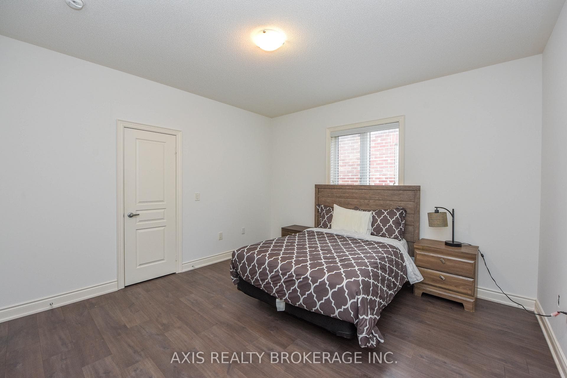 1534 Devine Point photo 27