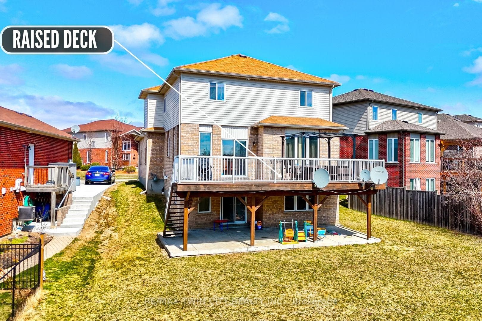 106 Country Clair Street photo 32