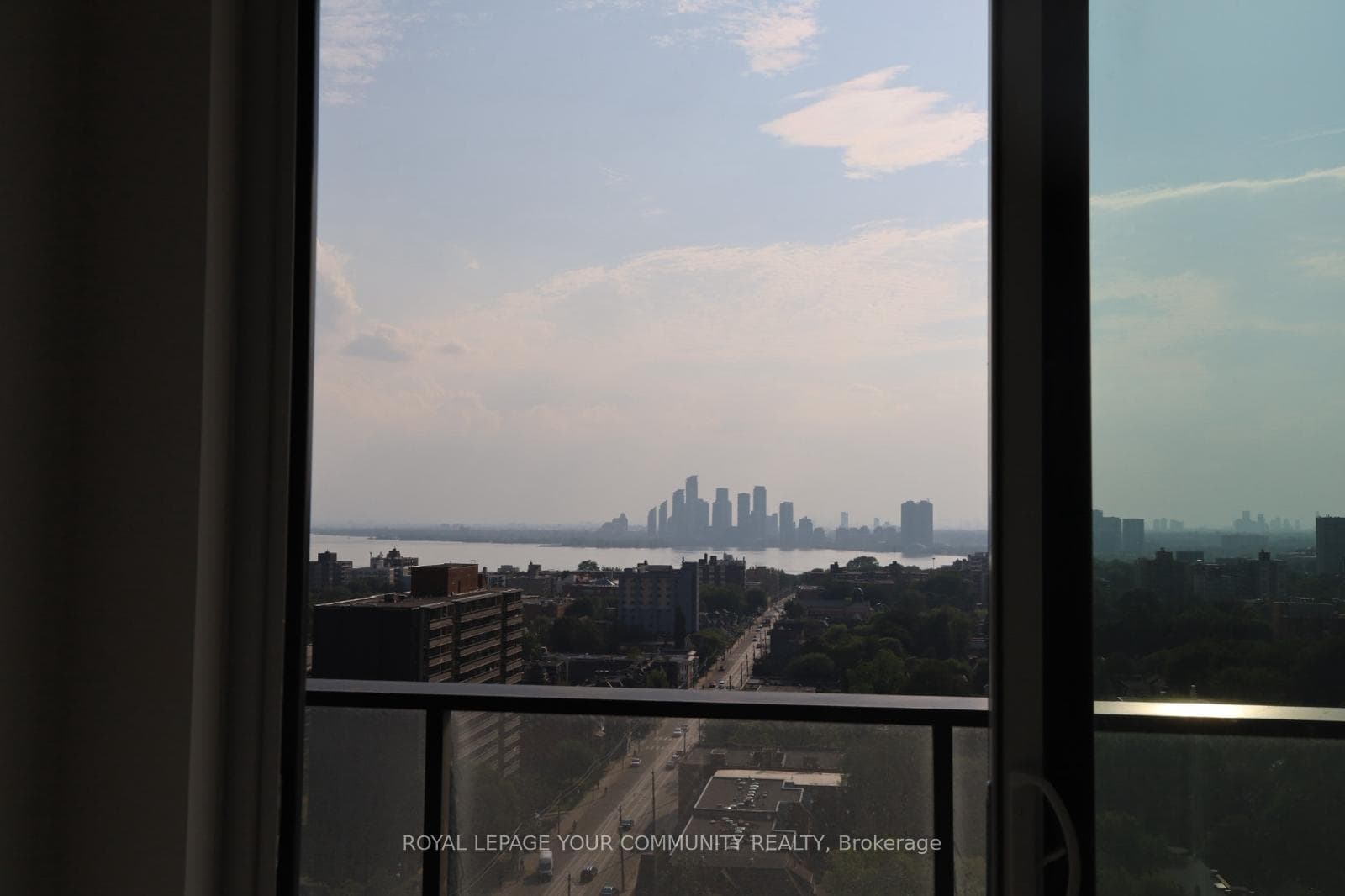 285 Dufferin Street Unit 1507 photo 20