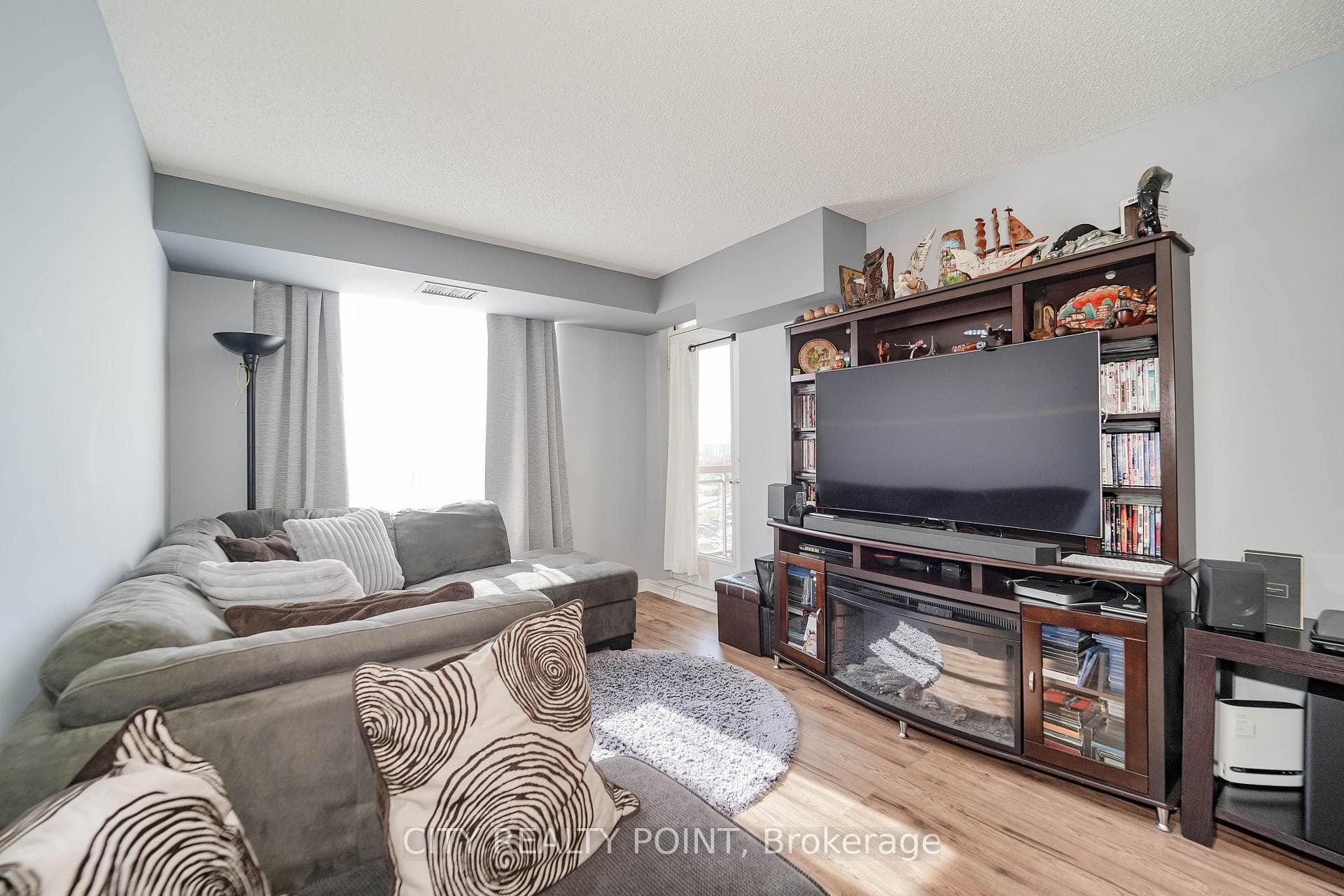 1720 Eglinton Avenue Unit 807 photo 15