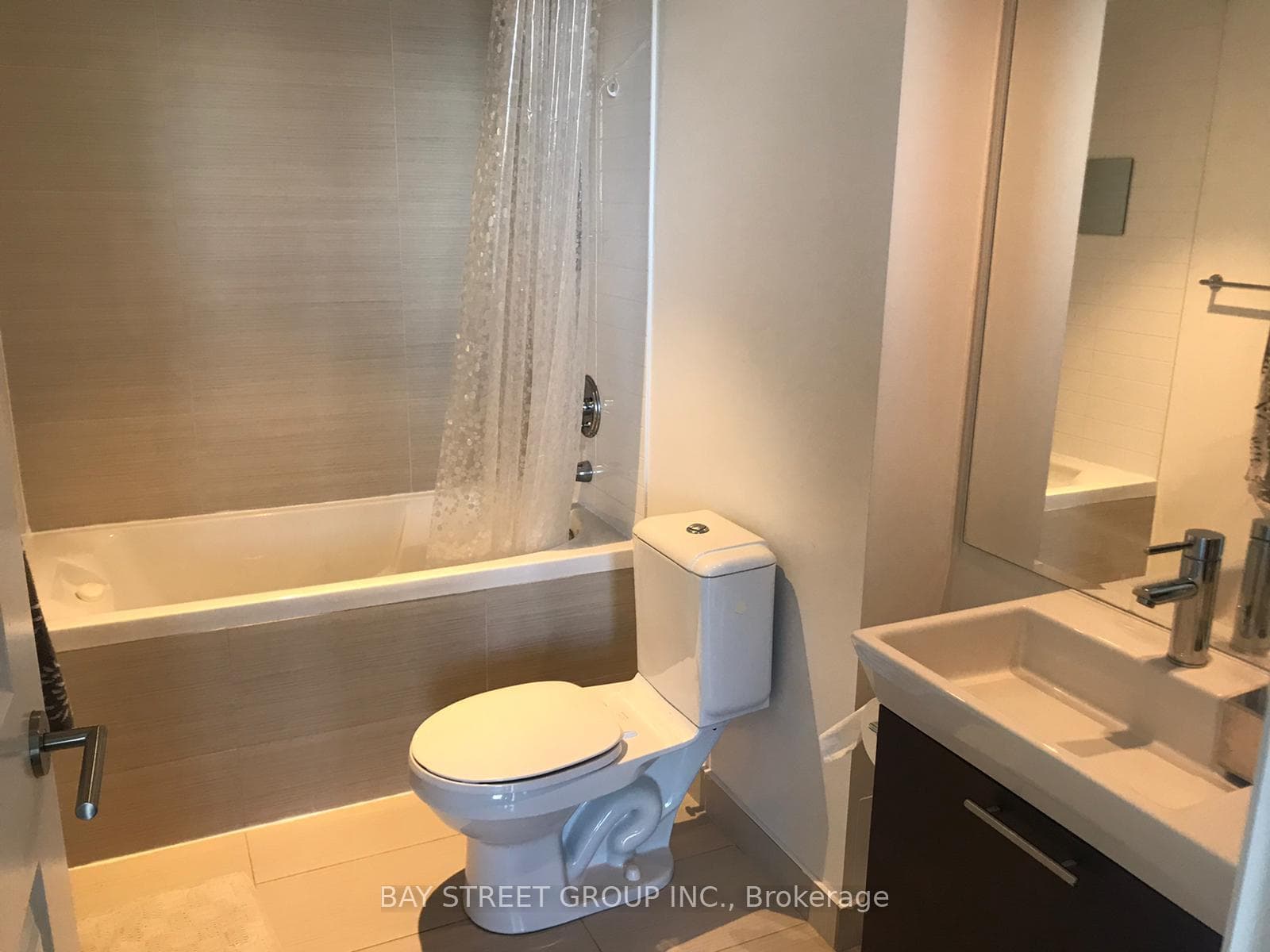 386 Yonge Street Unit 3801 photo 12