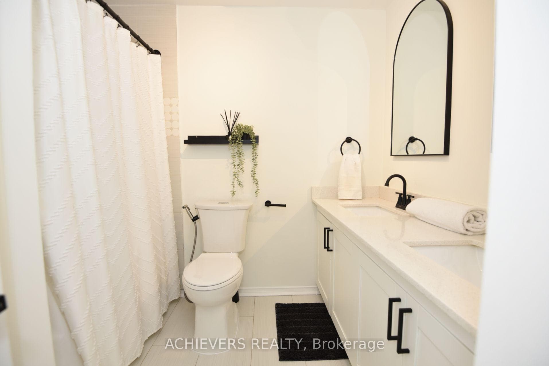 19 Mccullock Crescent photo 28