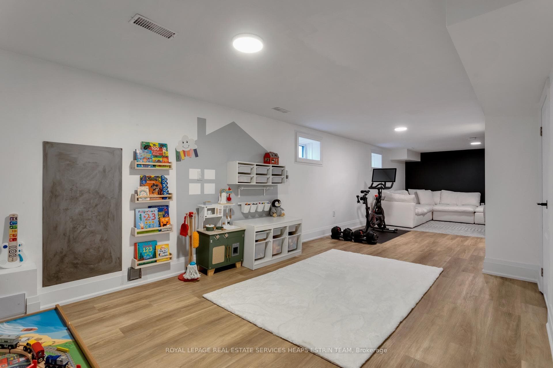 98 Aileen Avenue photo 27