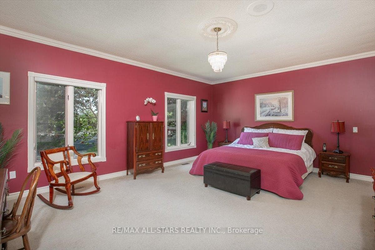 26116 Warden Avenue photo 29