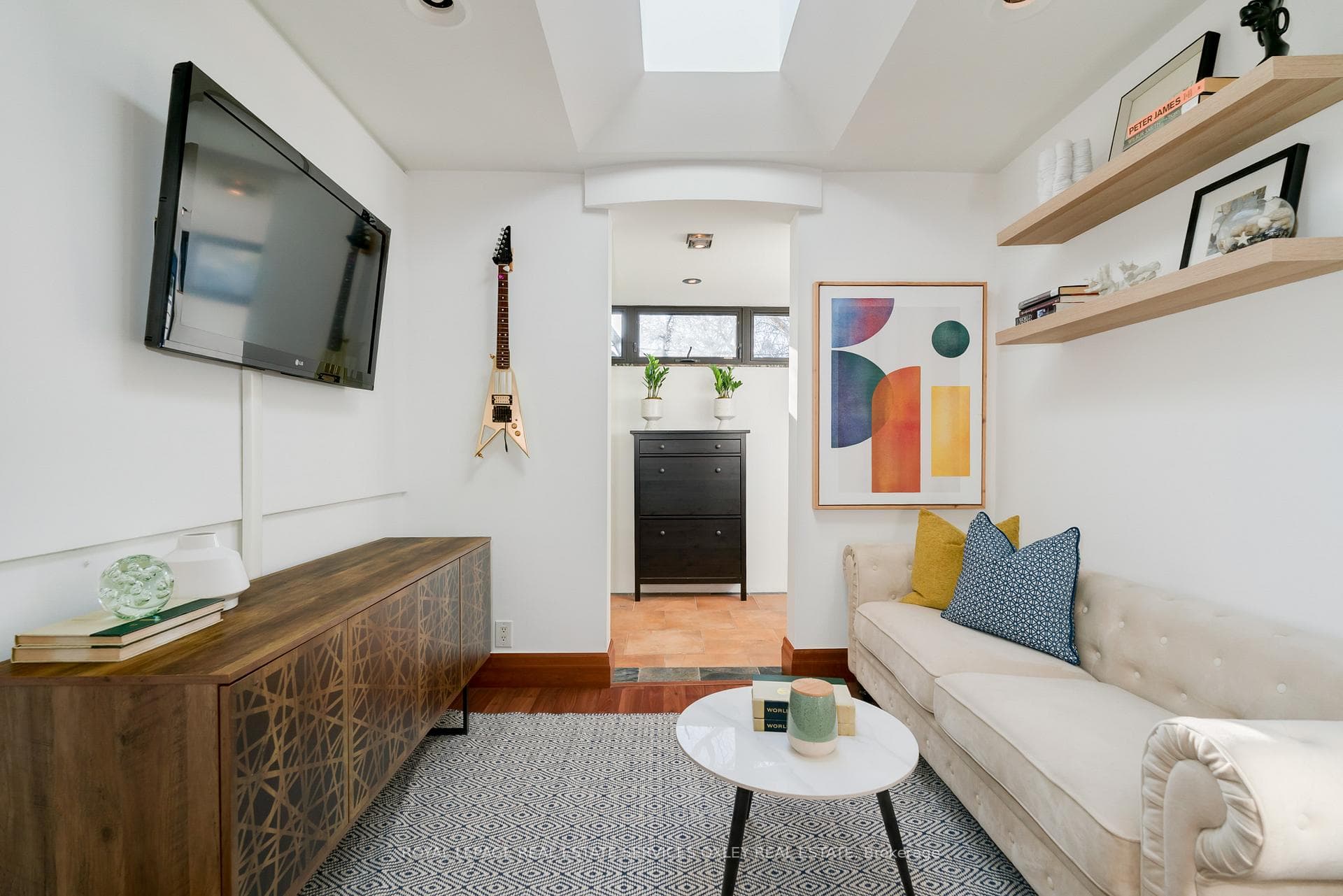 16 Boulton Avenue photo 10