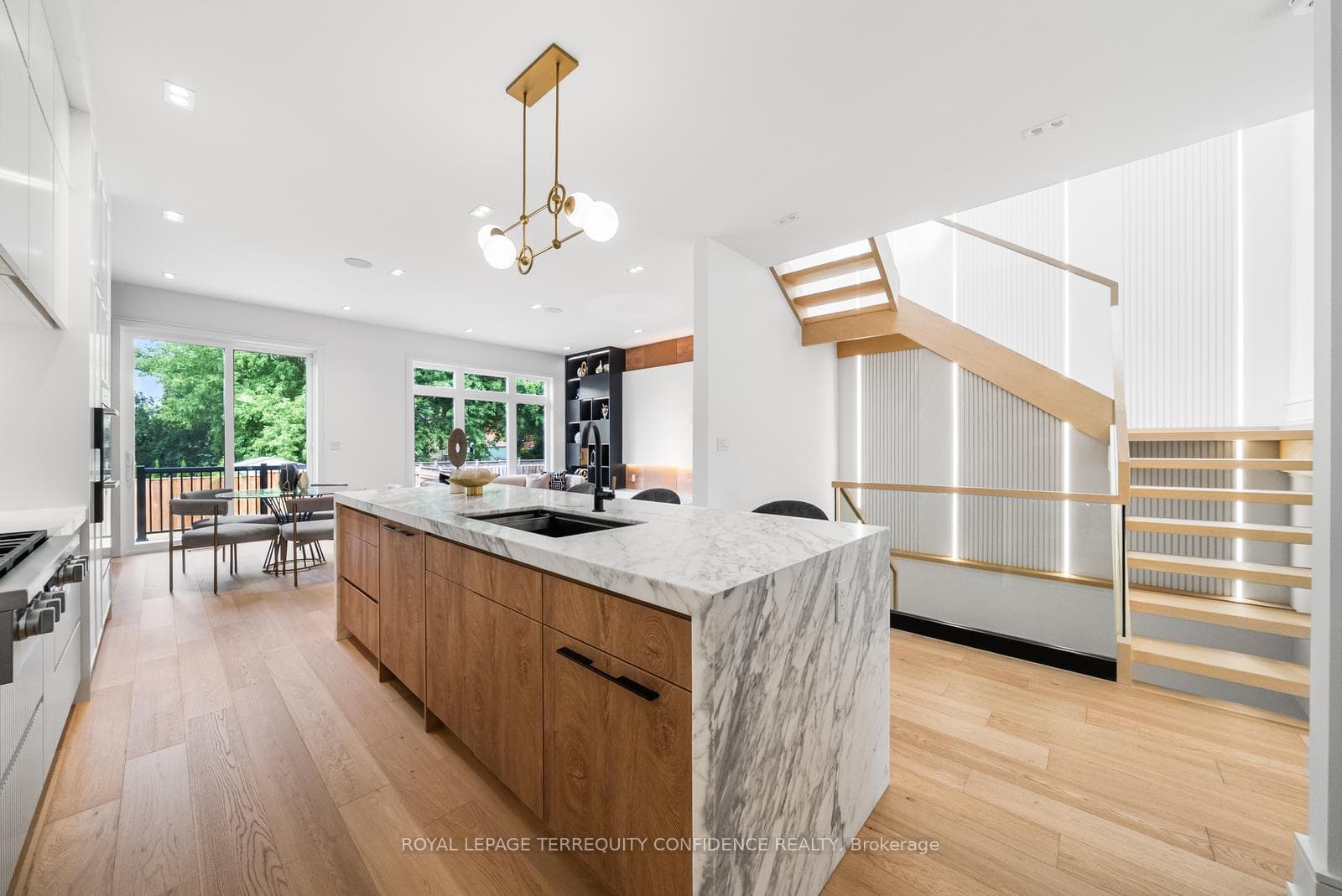 338A Horsham Avenue photo 11