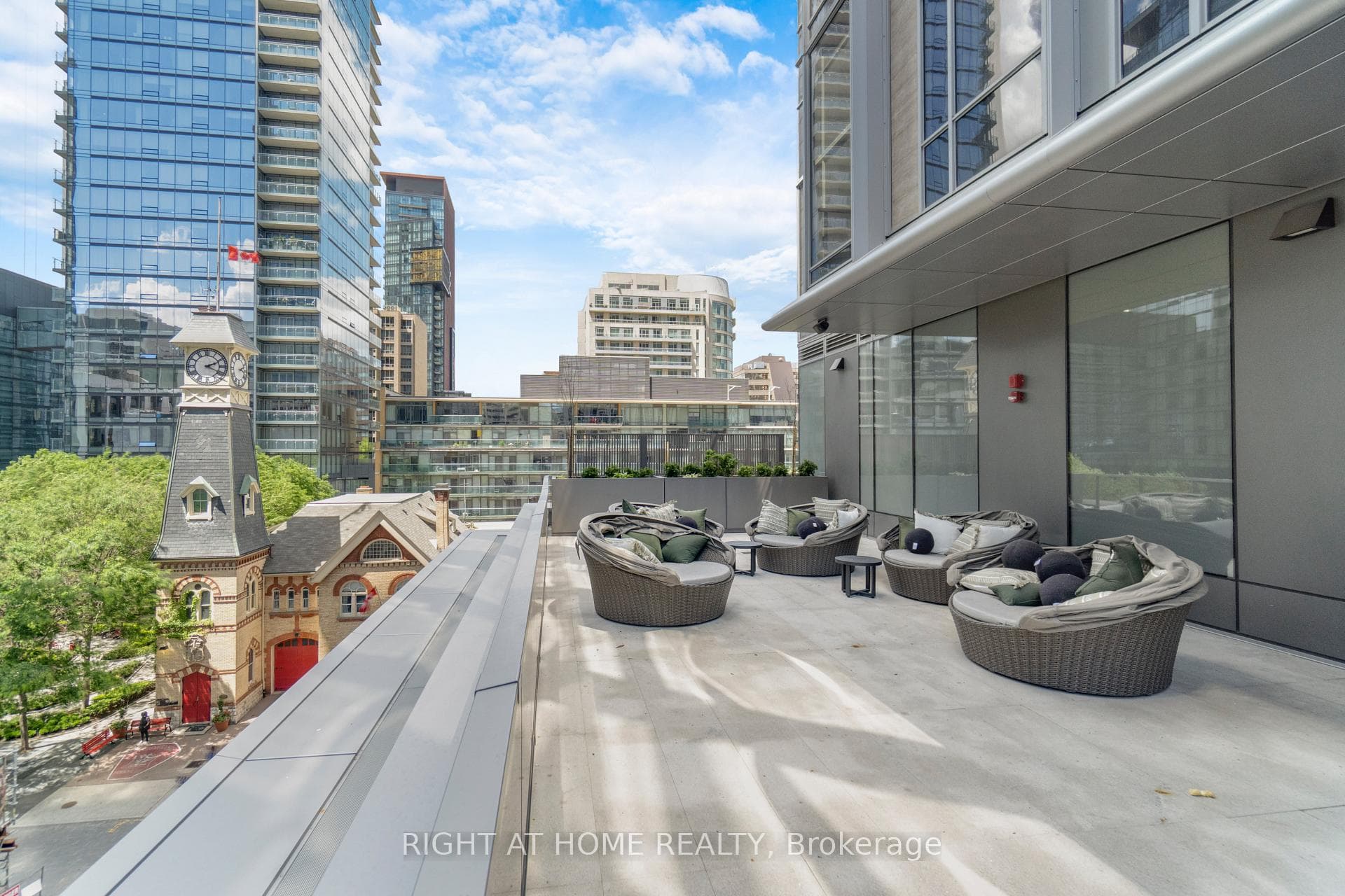 11 Yorkville Avenue Unit 2113 photo 22