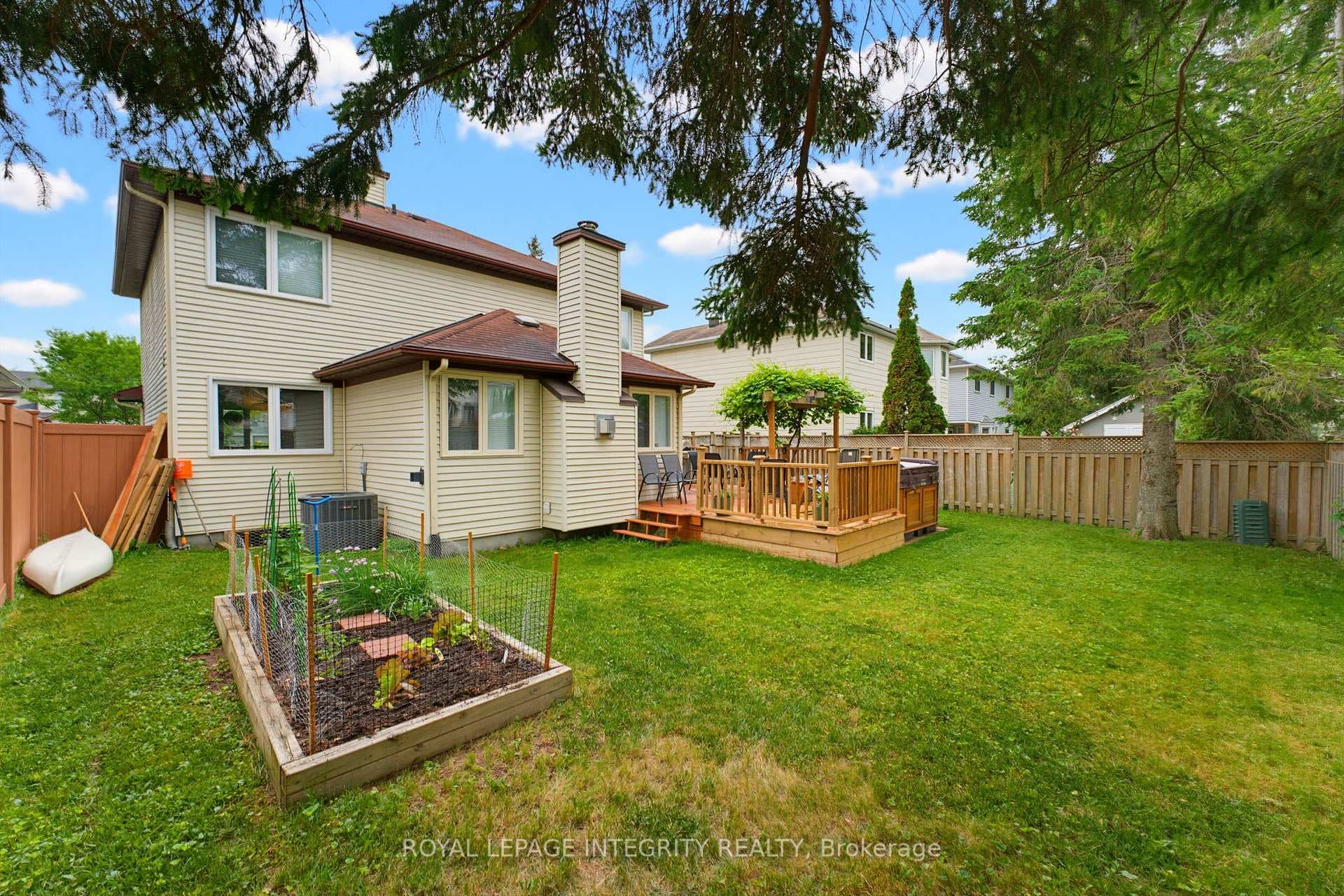 4 Adele Crescent photo 39