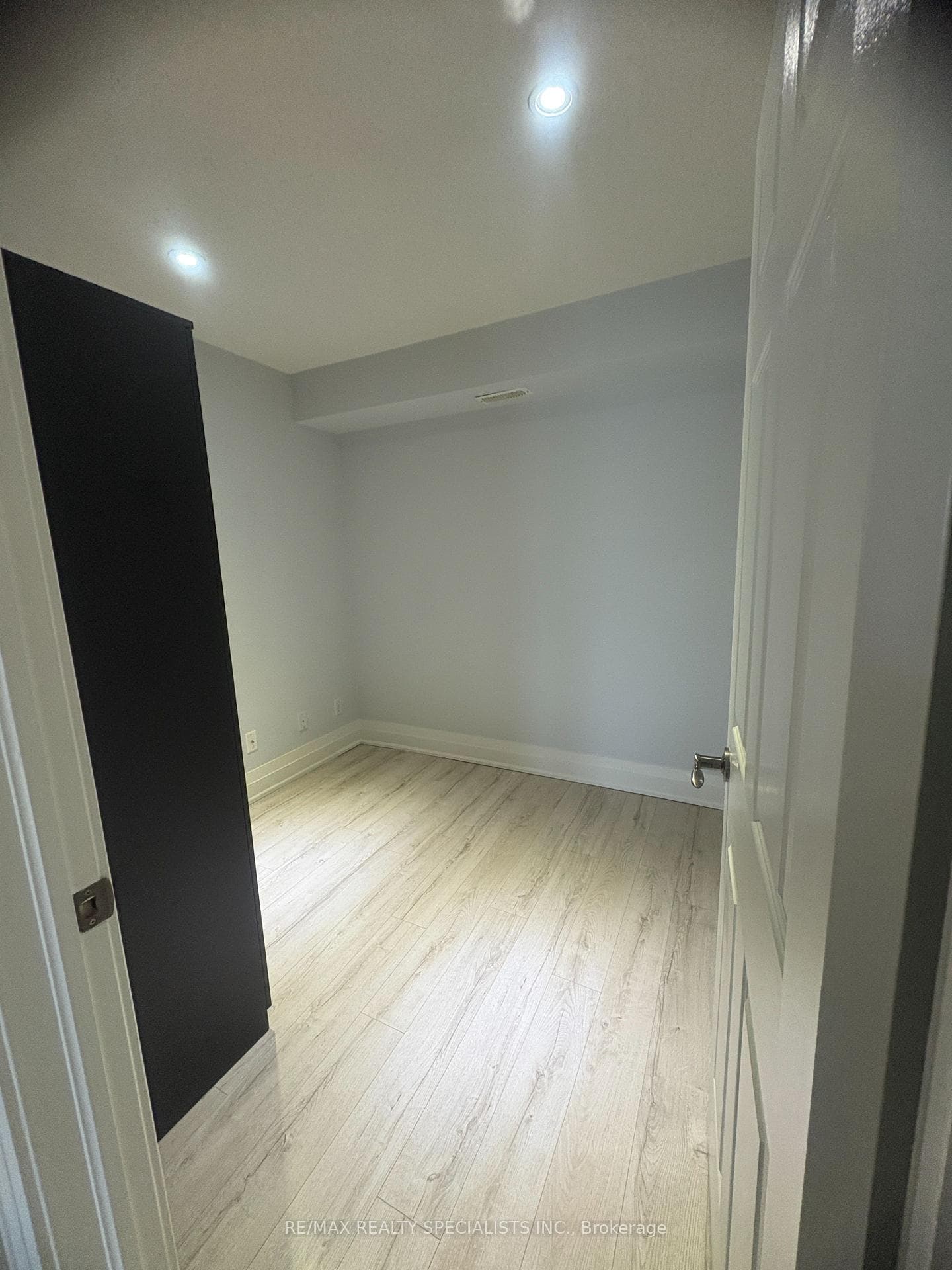 1440 Bishops Gate Unit 406 photo 9
