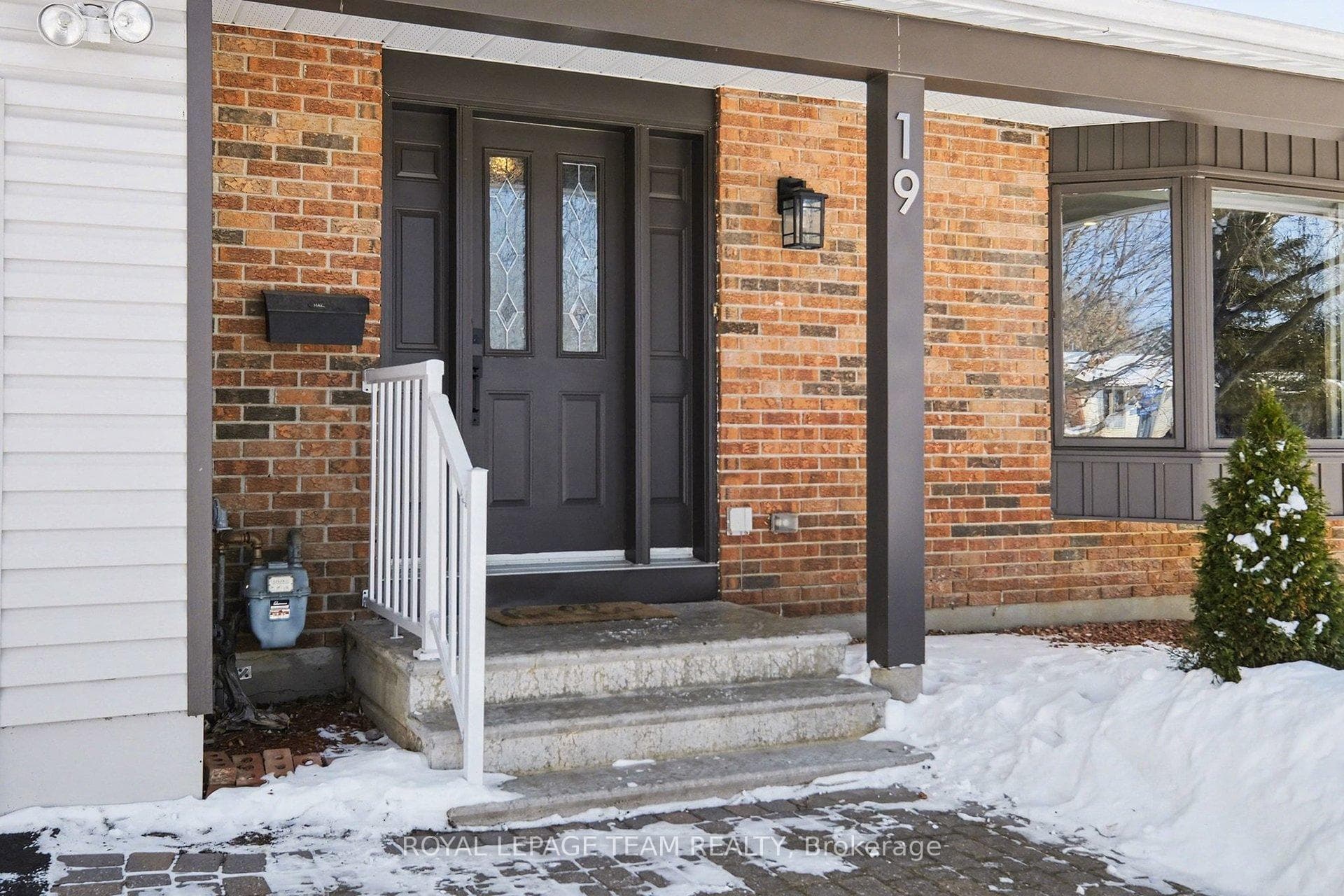 19 Chanonhouse Drive photo 3