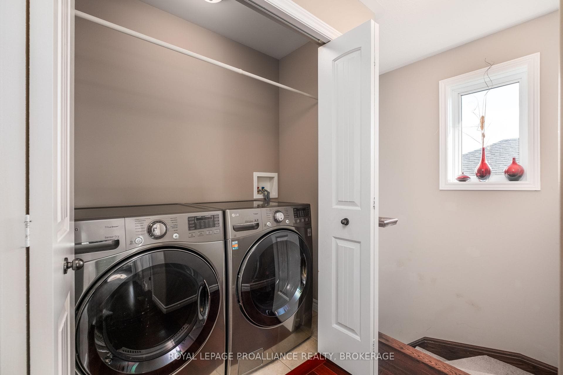 1111 Crossfield Avenue photo 24
