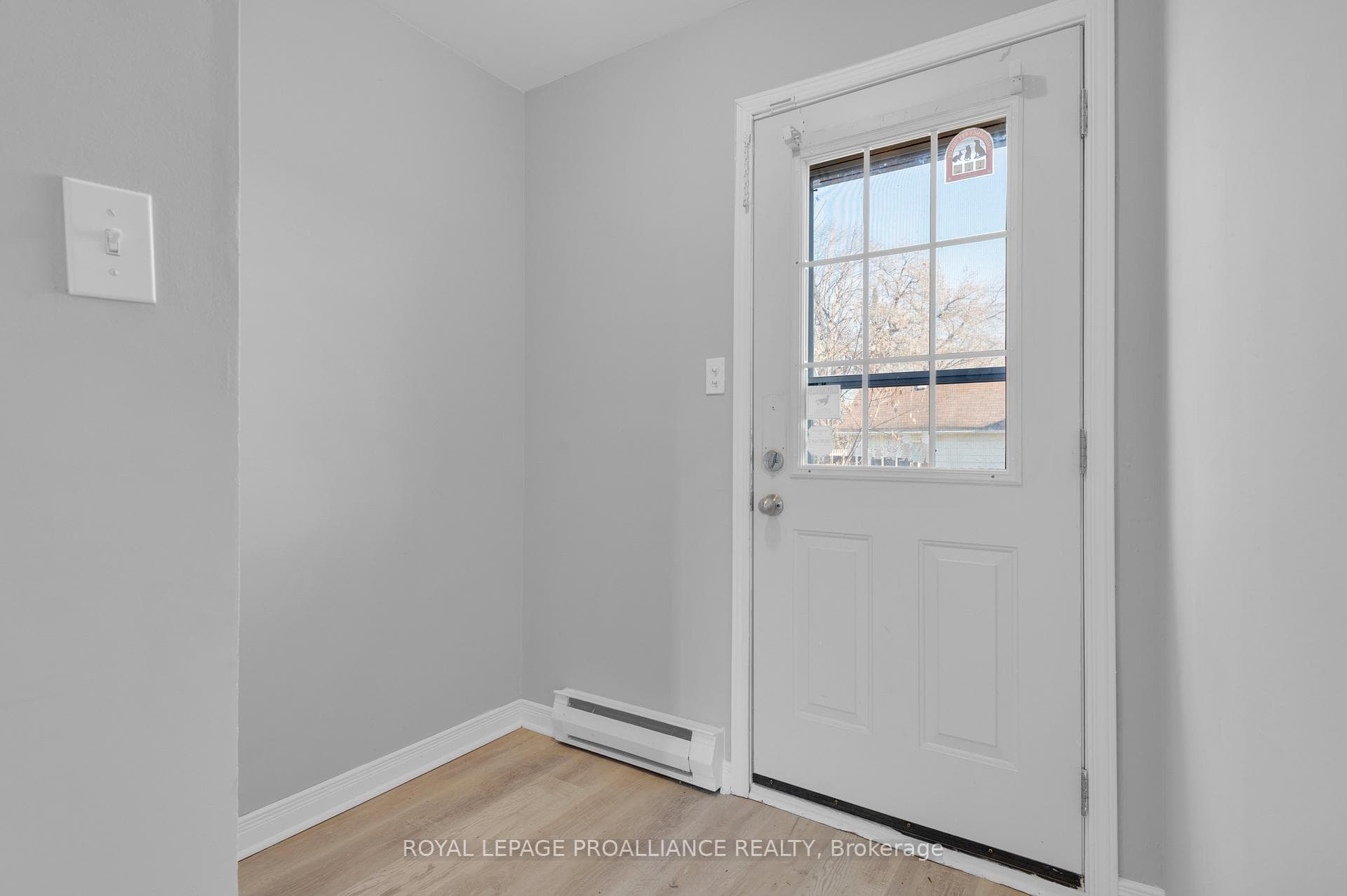 25 PRINCE OF WALES Drive Unit 3A photo 7