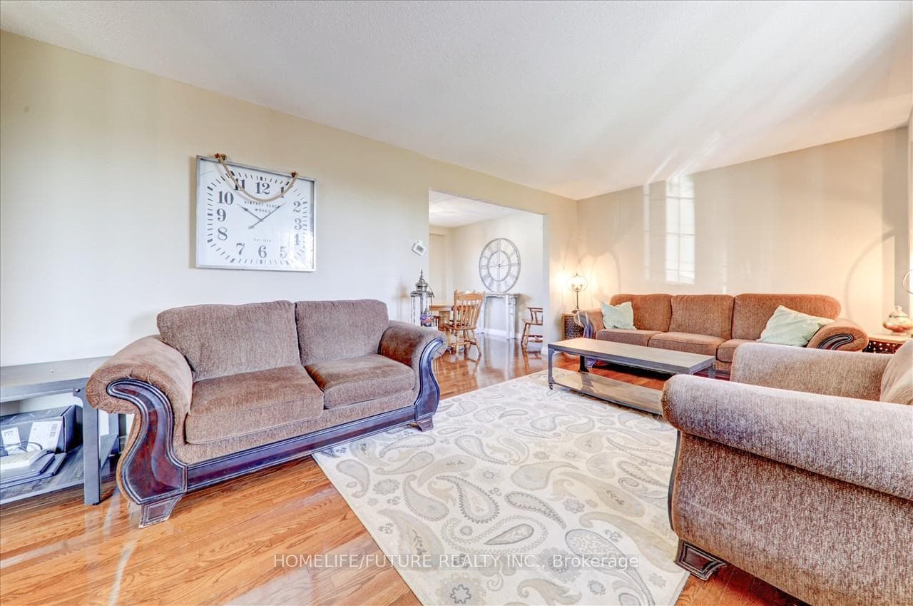 8 Lakeview Heights photo 9