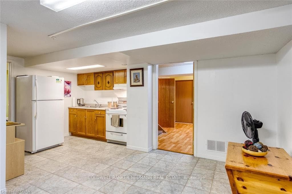 299 Edinburgh Road photo 20