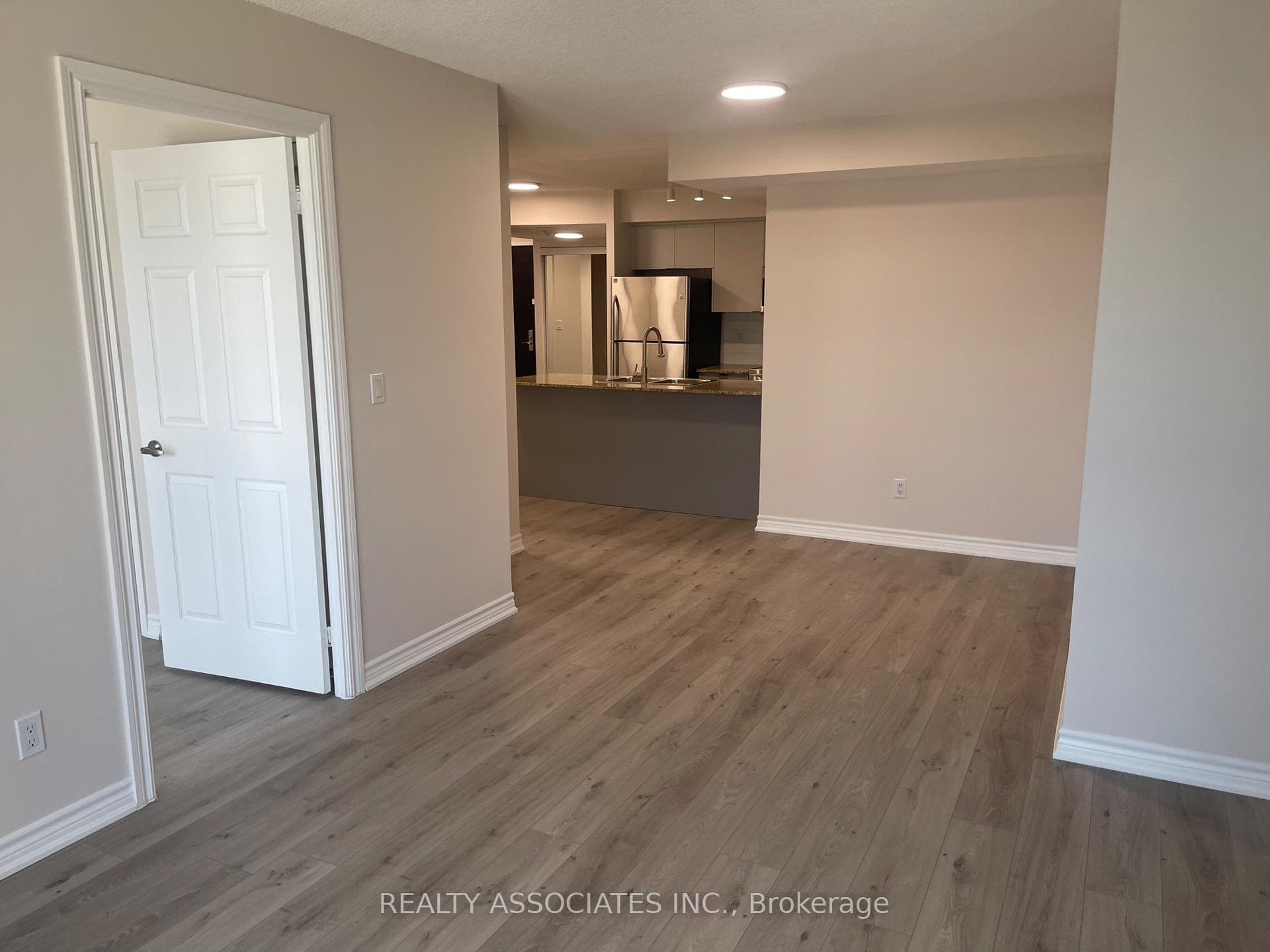 761 Bay Street Unit 2702 photo 36