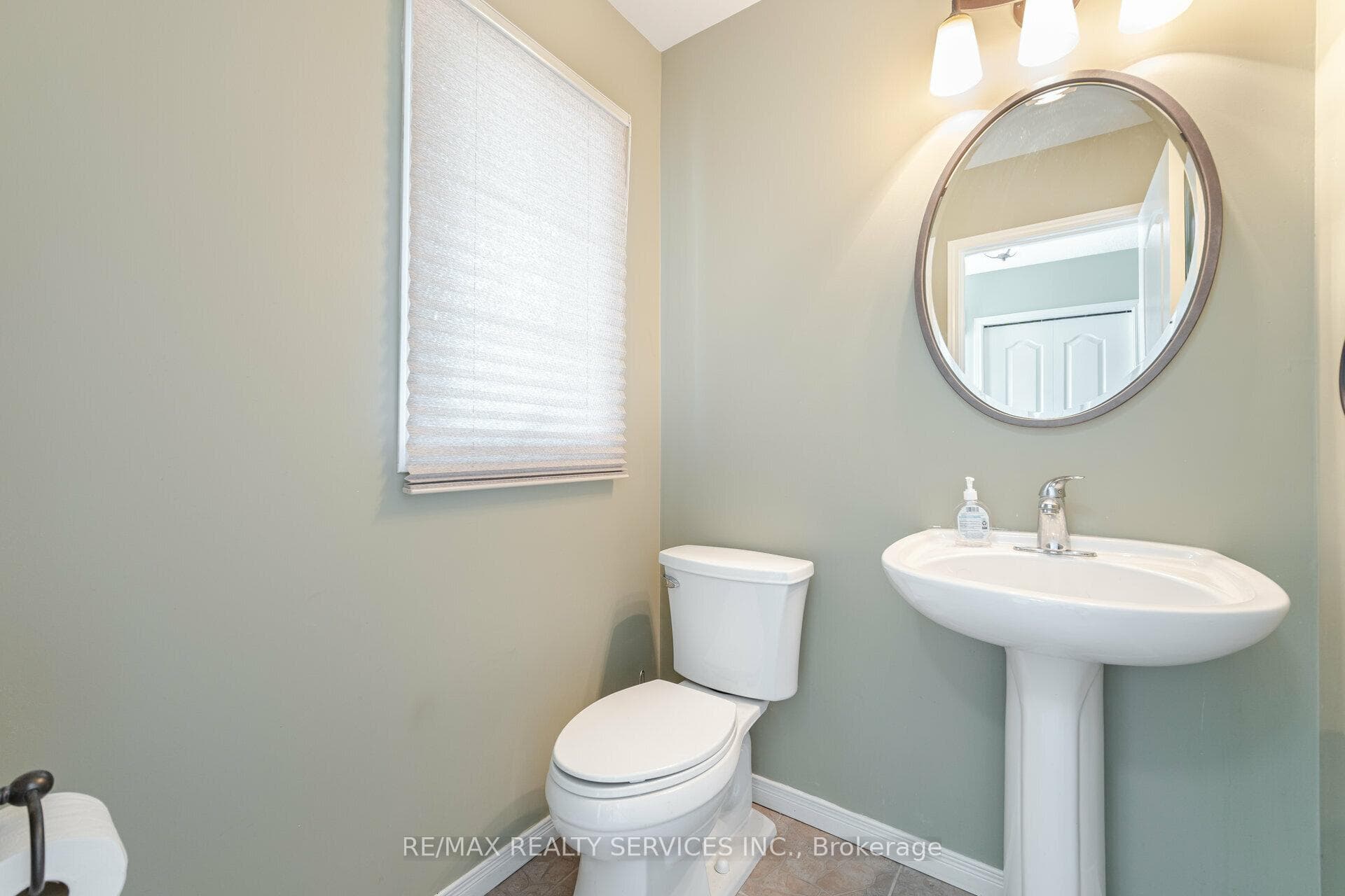 32 Chantler Road photo 10