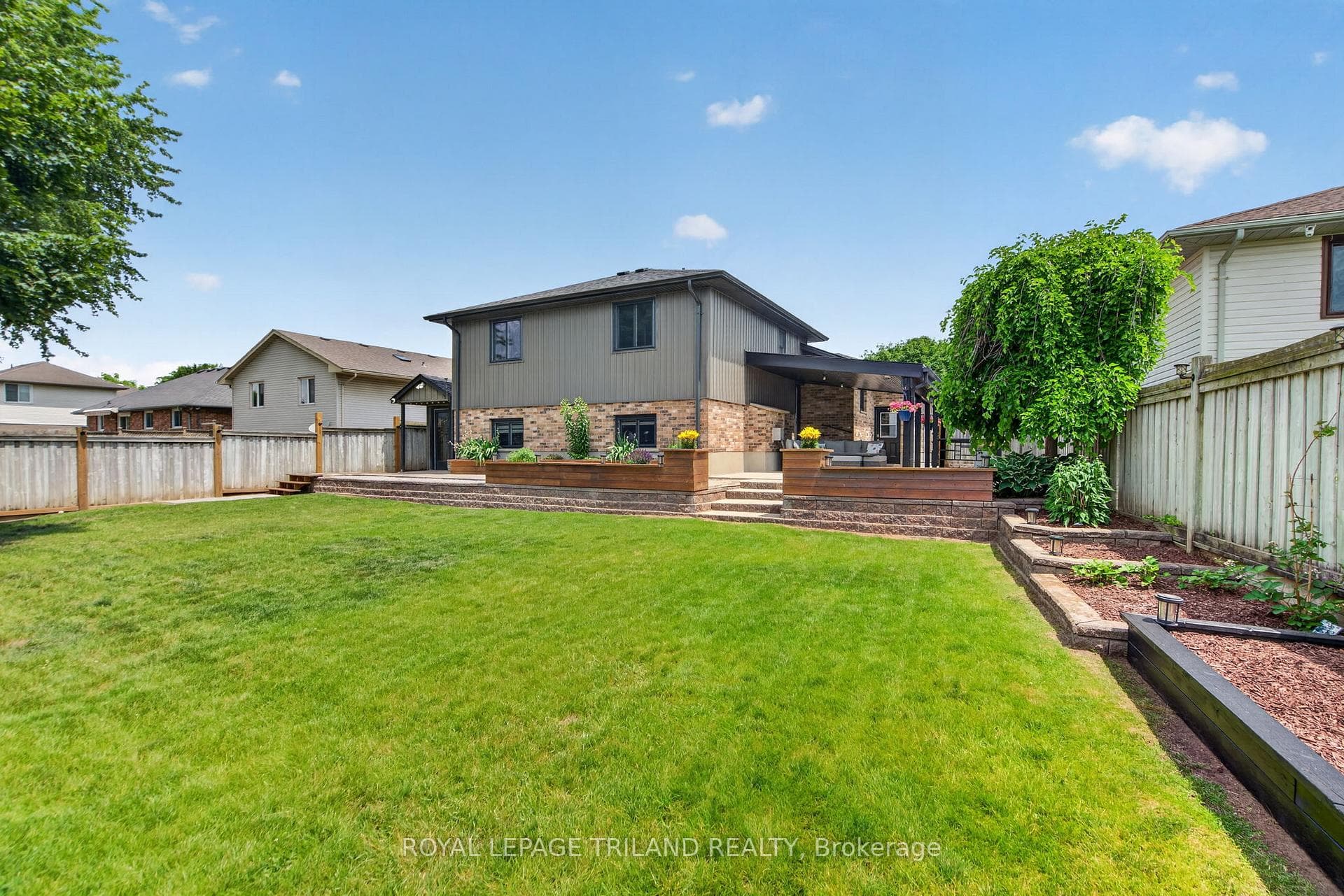 56 Parkview Crescent photo 49